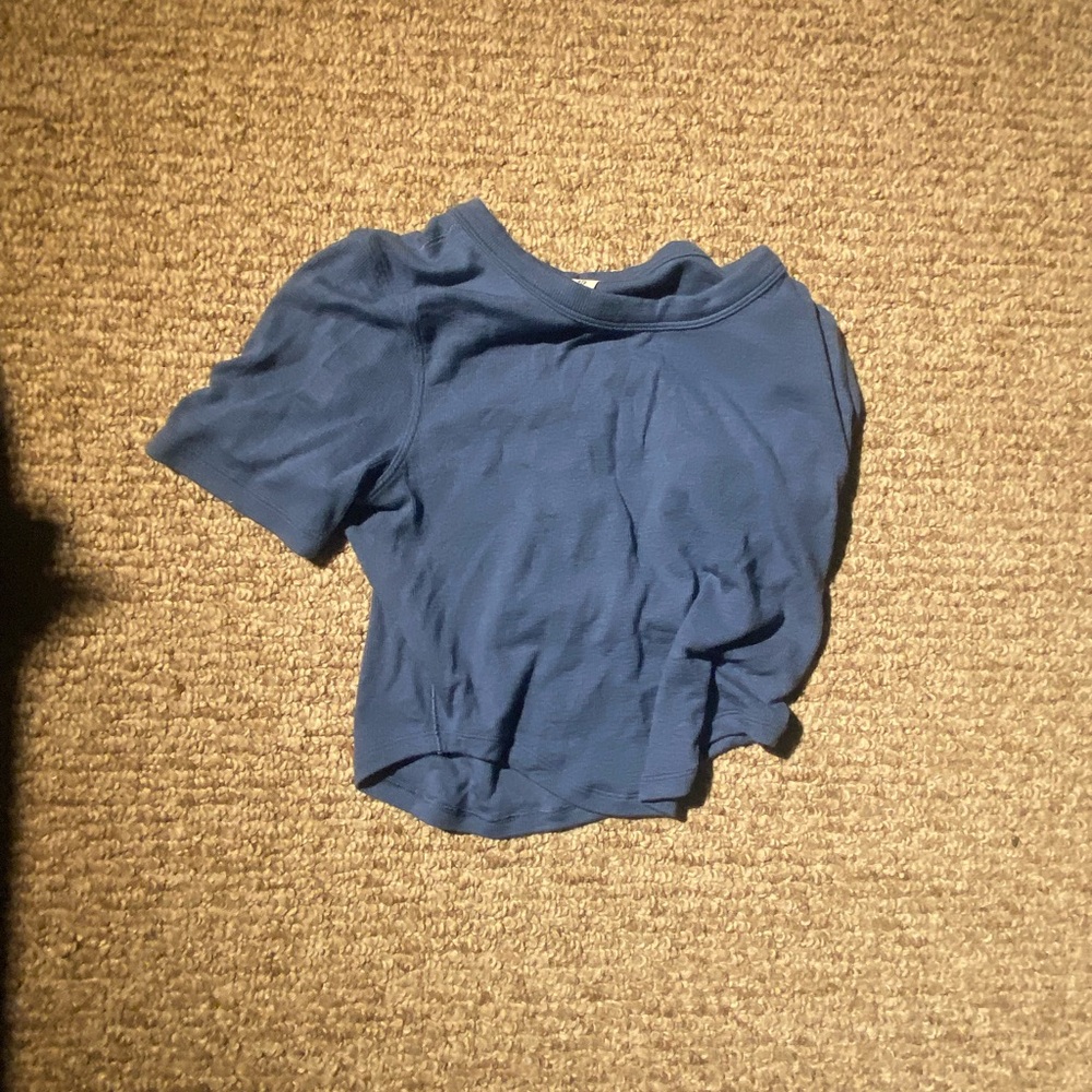 size 4 lulu shirt